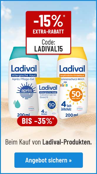Ladival Produkte mit Rabatten und Code LADIVAL15 vor einem sommerlichen Sandstrand. Jetzt Produkte entdecken.