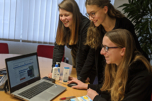 Azubis E-Commerce mycare.de Logo