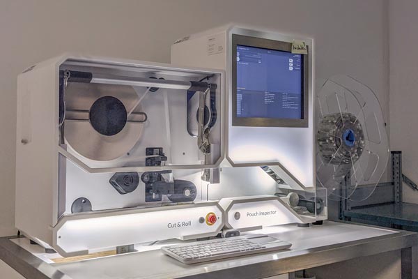 Gerät zur Fertigung von Blisterrollen nach Patient Gerät zur Fertigung von Blisterrollen nach Patient